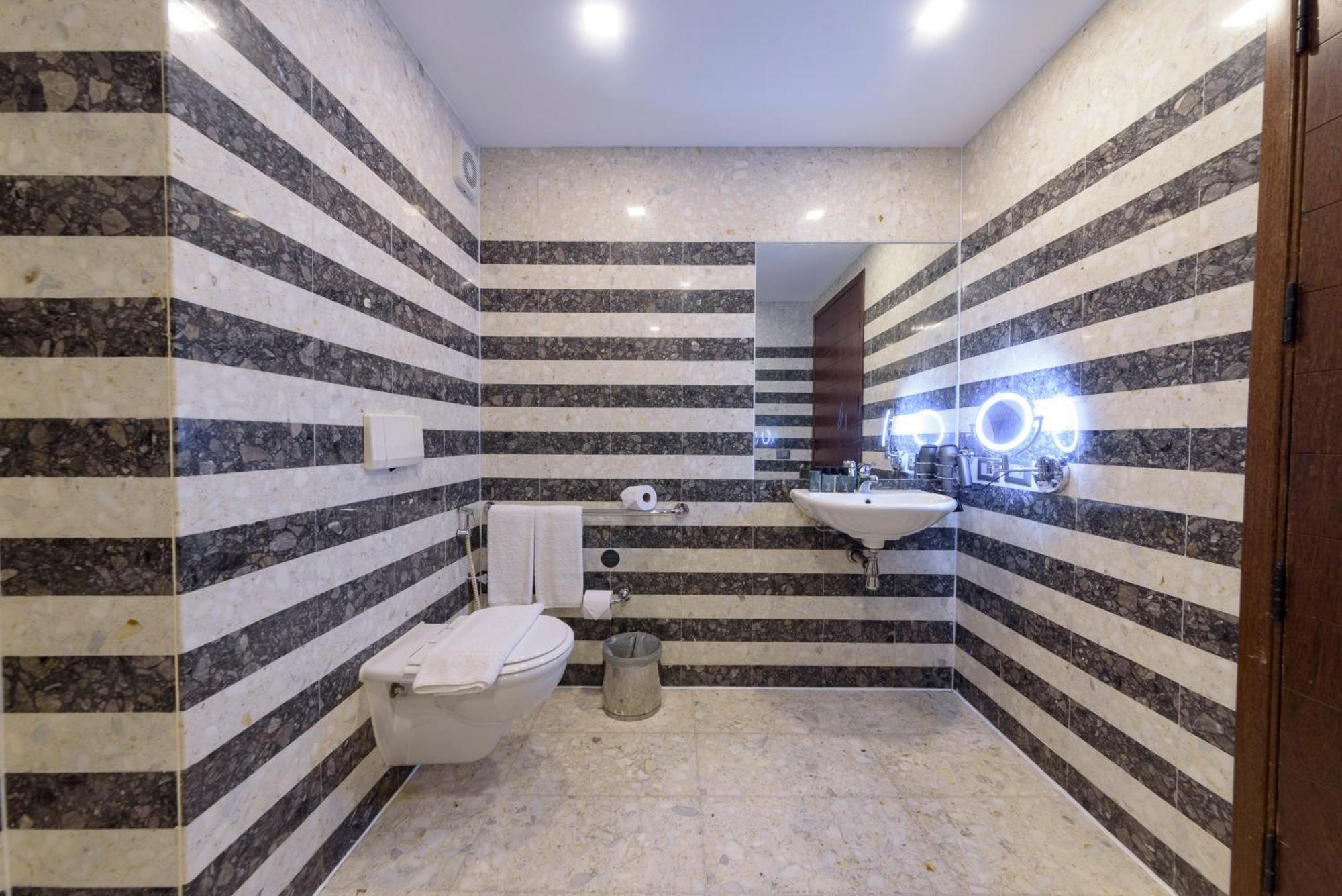 Hotel Royal Tulip Brasilia Alvorada Zimmer foto Bathroom