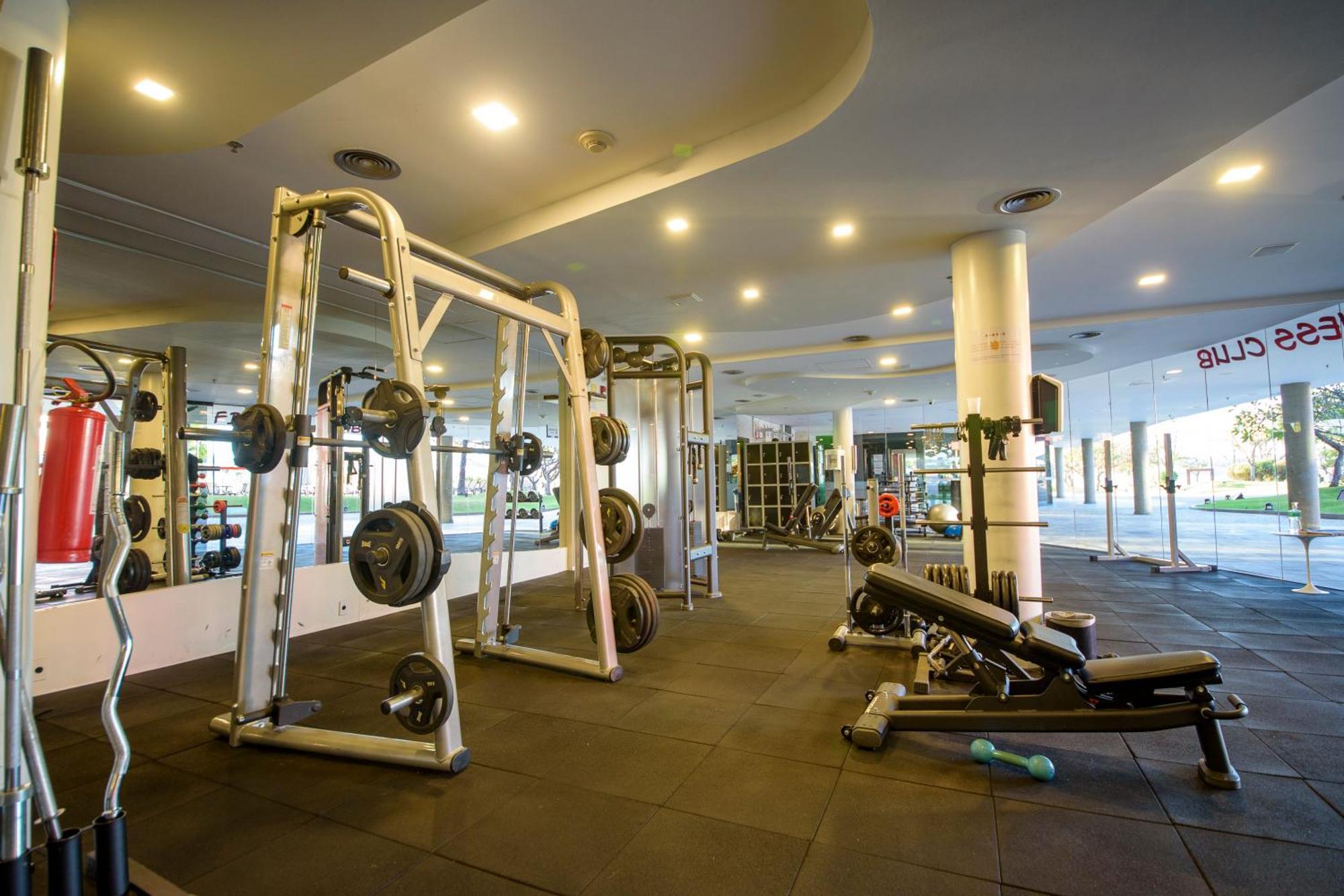 Hotel Royal Tulip Brasilia Alvorada Exterior foto The gym at the club