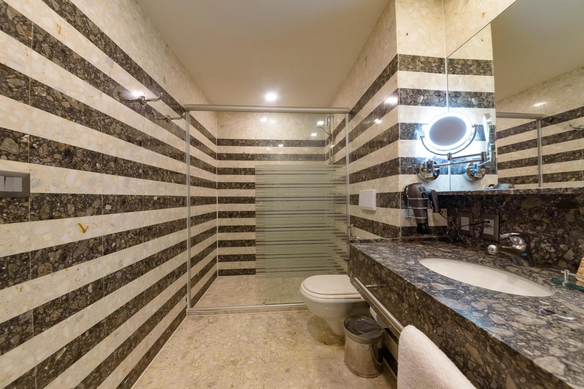 Hotel Royal Tulip Brasilia Alvorada Zimmer foto Bathroom